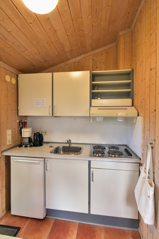 Ferienhaus in Pelzerhaken - Am Waldrand Haus B - K&uuml;che im Eingangsbereich