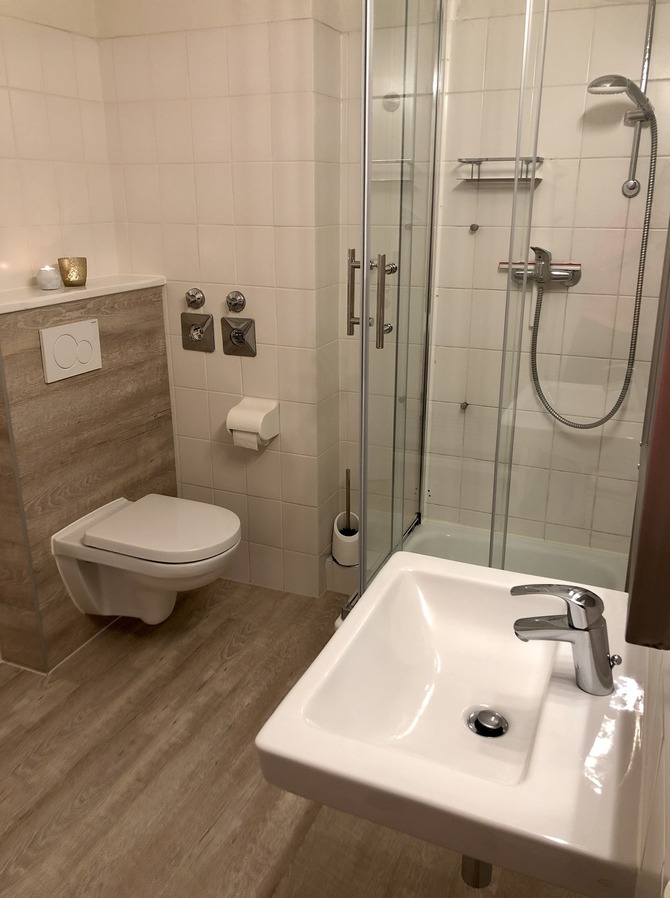 Ferienwohnung in Scharbeutz - Strandk&ouml;rbchen - Badezimmer Duschbad