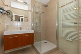 Ferienwohnung in K&uuml;hlungsborn - 9987- Urlaubstr&auml;ume Am Meer, WE 3.4 Strandkorb auf der Terrasse - Bild 9