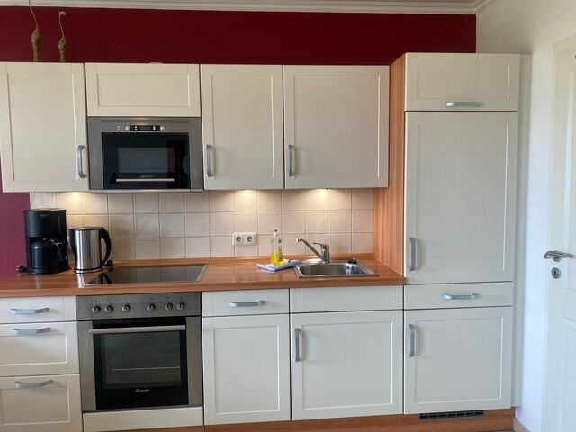 Ferienwohnung in K&uuml;hlungsborn - 9987- Urlaubstr&auml;ume Am Meer, WE 3.4 Strandkorb auf der Terrasse - Bild 5