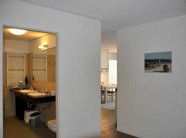 Ferienwohnung in Eckernförde - Apartmenthaus Hafenspitze Ap. 6 "Strandkrabbe", Blickrichtung Innenstadt/Binnenhafen - Bild 18
