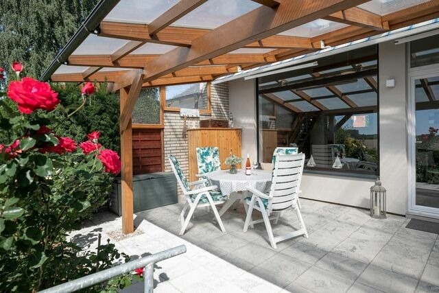 Ferienhaus in Lenste - Rosengarten am Feldrand - Bild 12